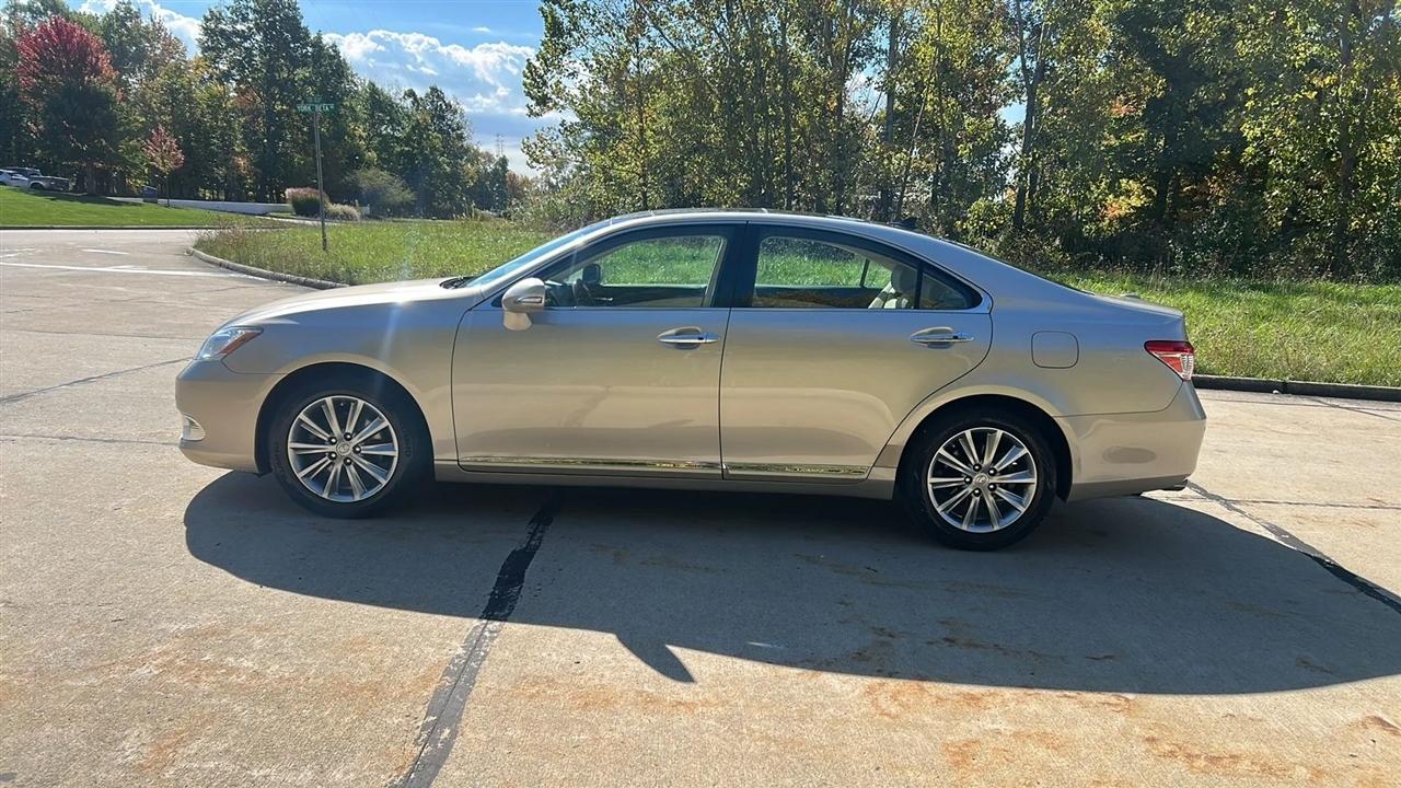 Lexus ES 350 Sedan 2010