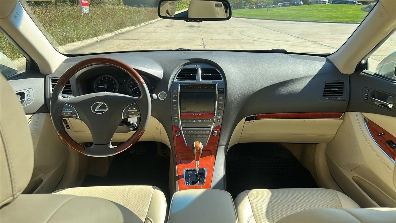 Lexus ES 350 Sedan 2010