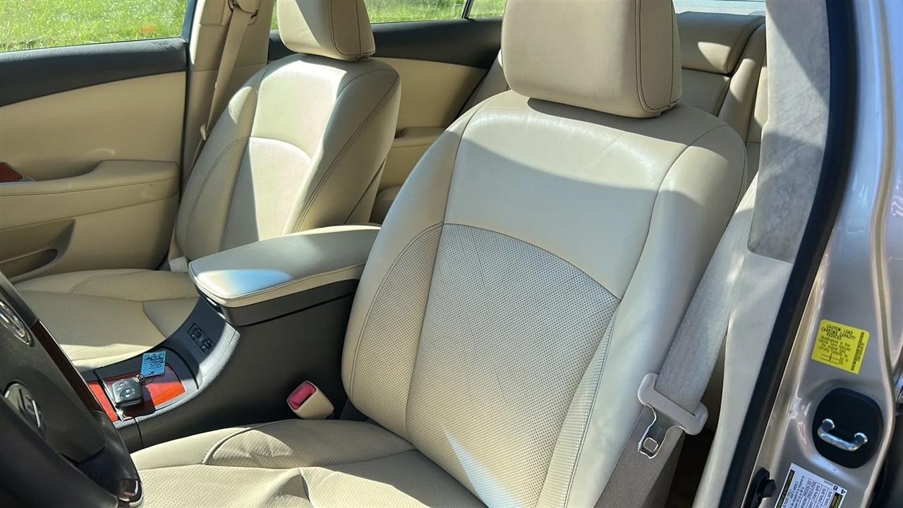 Lexus ES 350 Sedan 2010