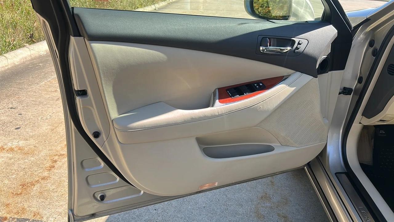 Lexus ES 350 Sedan 2010