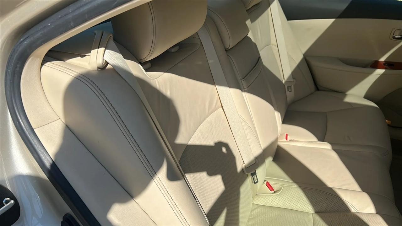 Lexus ES 350 Sedan 2010