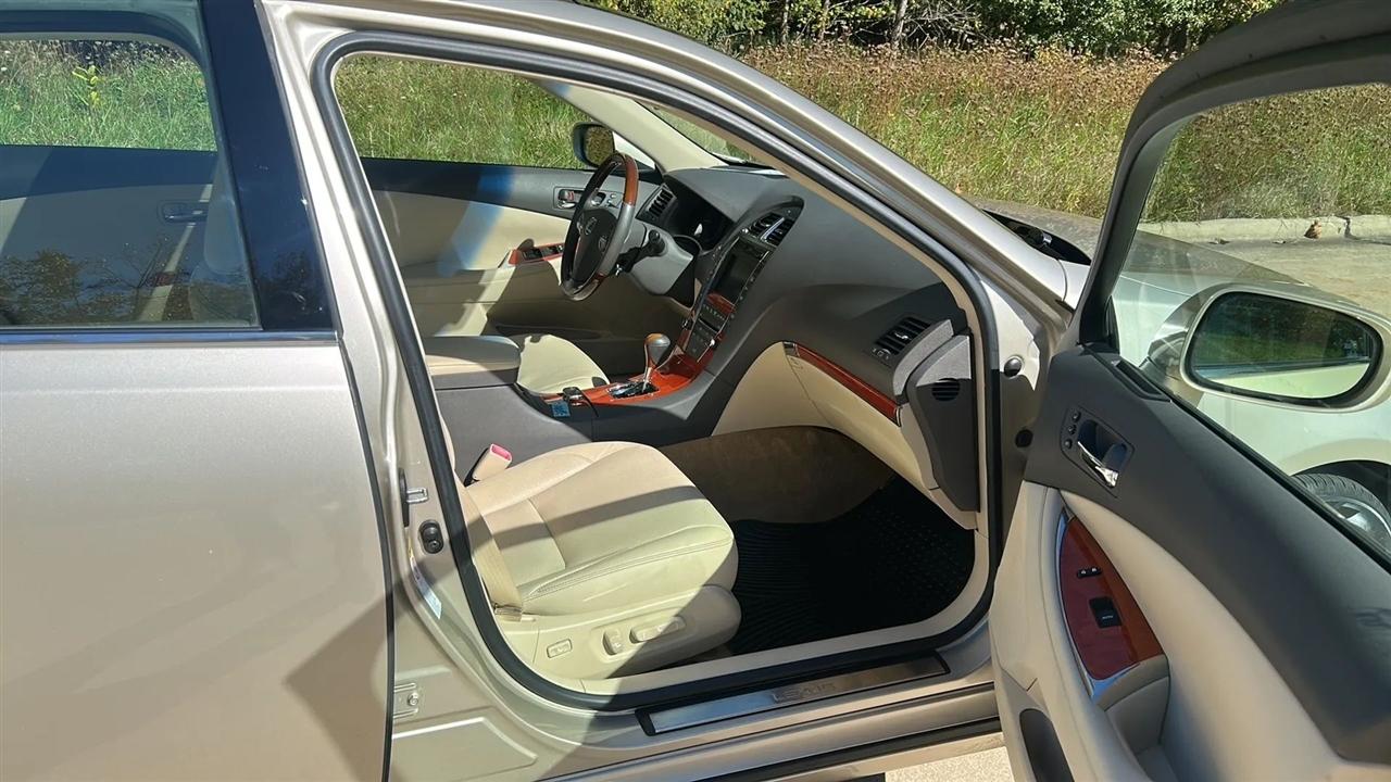 Lexus ES 350 Sedan 2010