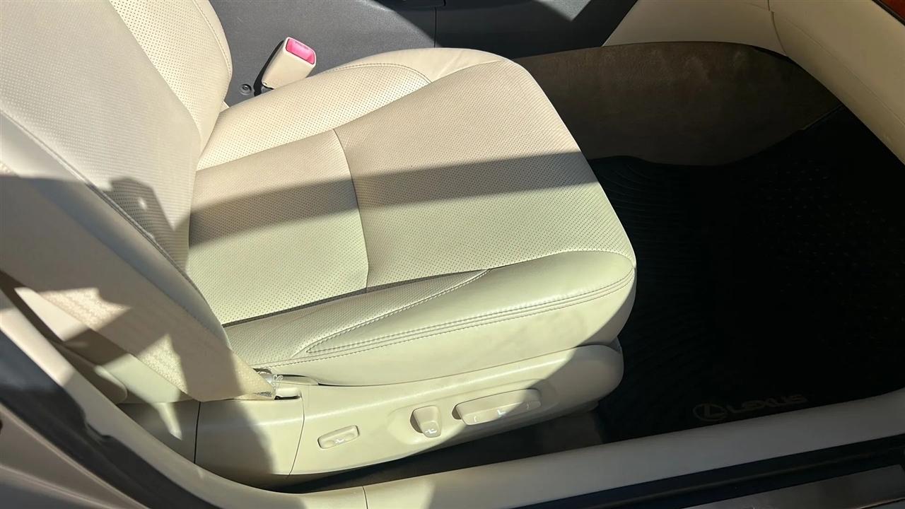 Lexus ES 350 Sedan 2010
