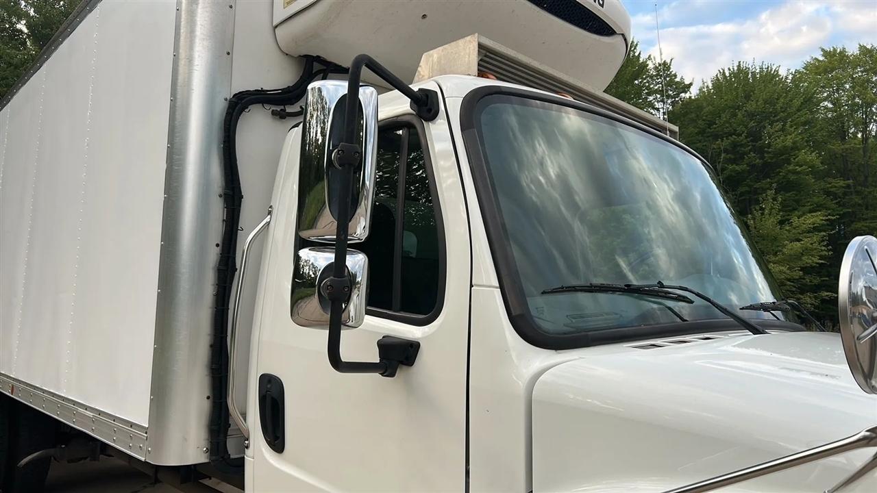 Freightliner M2 106  2020