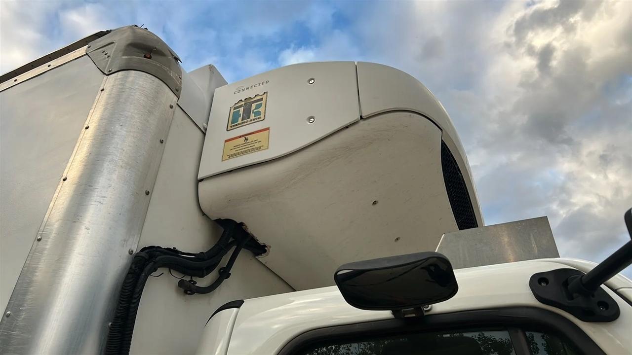 Freightliner M2 106  2020