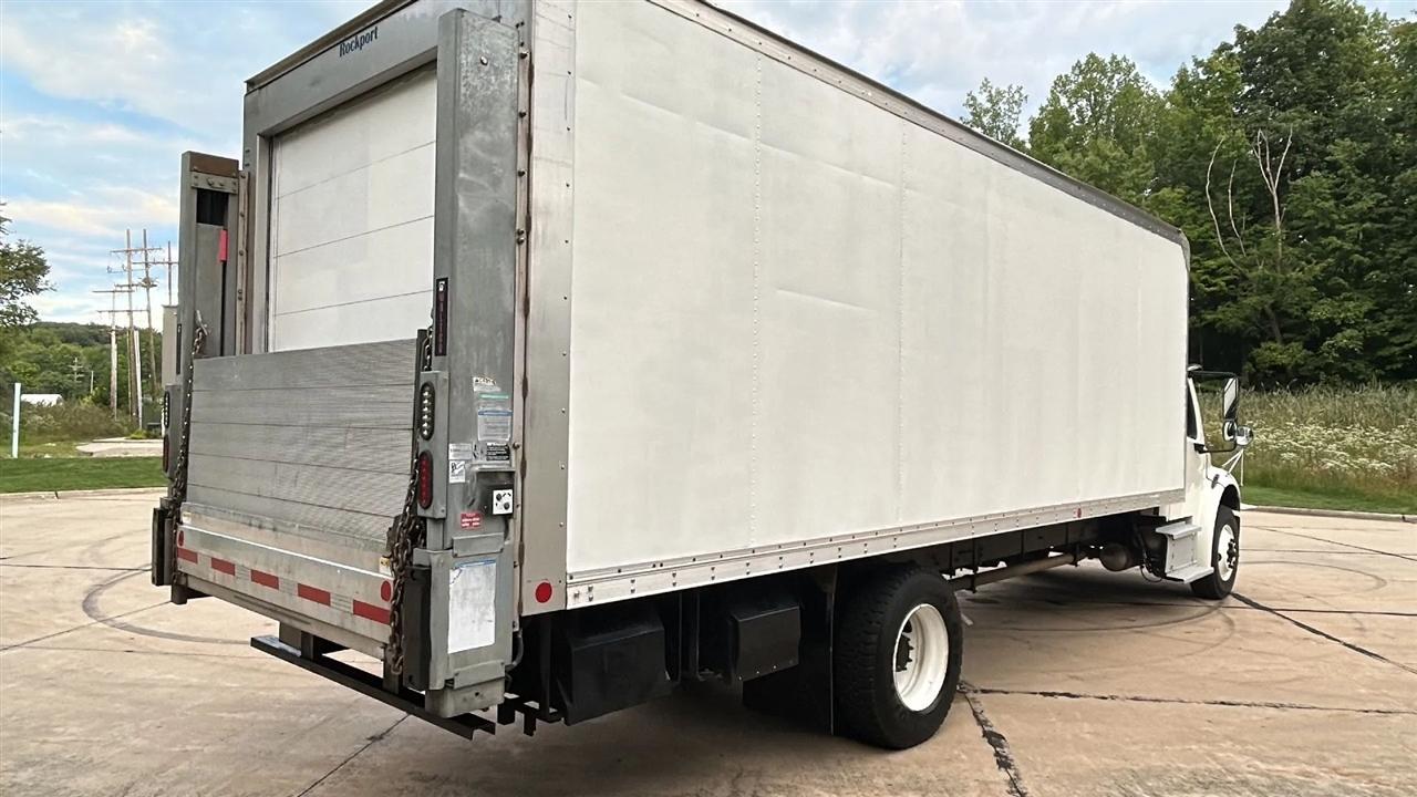 Freightliner M2 106  2020