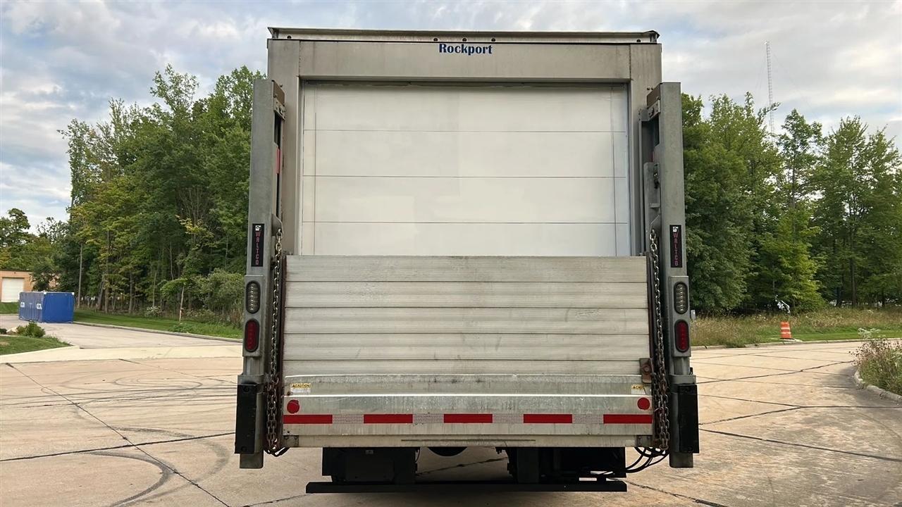 Freightliner M2 106  2020
