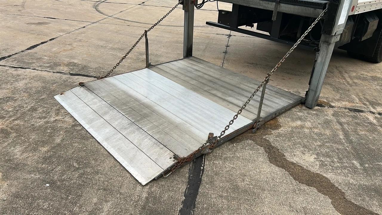 Freightliner M2 106  2020