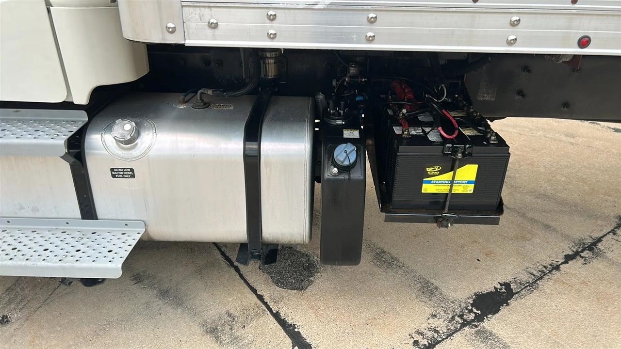 Freightliner M2 106  2020