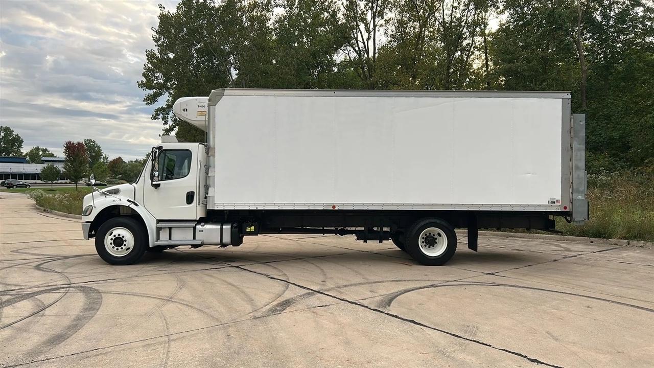 Freightliner M2 106  2020