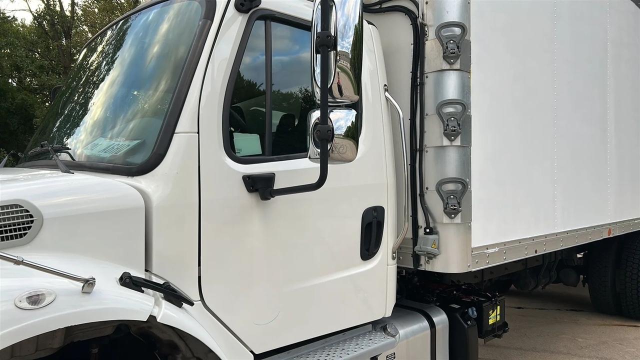 Freightliner M2 106  2020