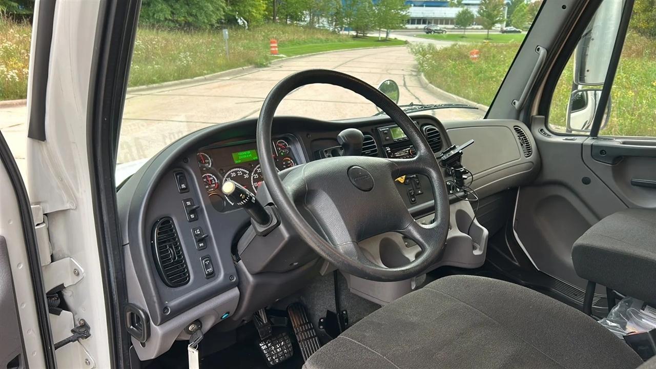 Freightliner M2 106  2020