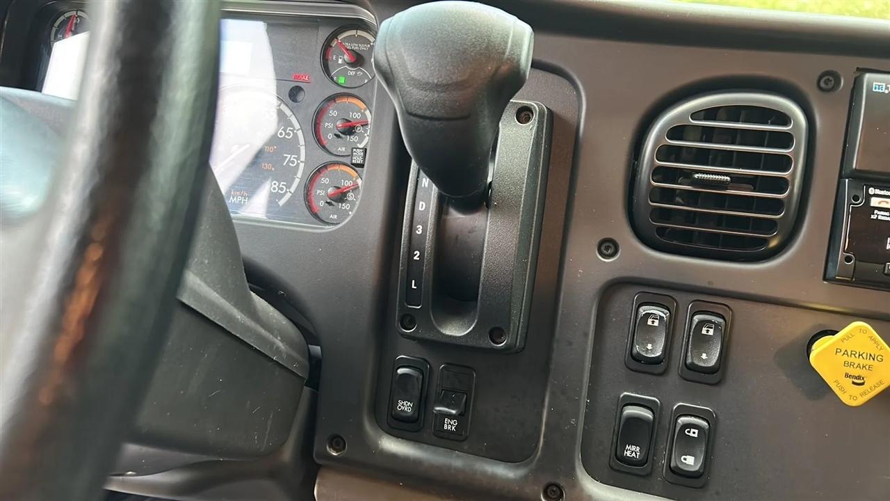 Freightliner M2 106  2020