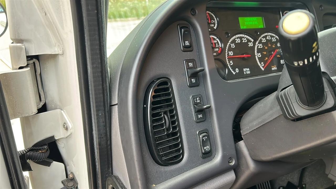 Freightliner M2 106  2020