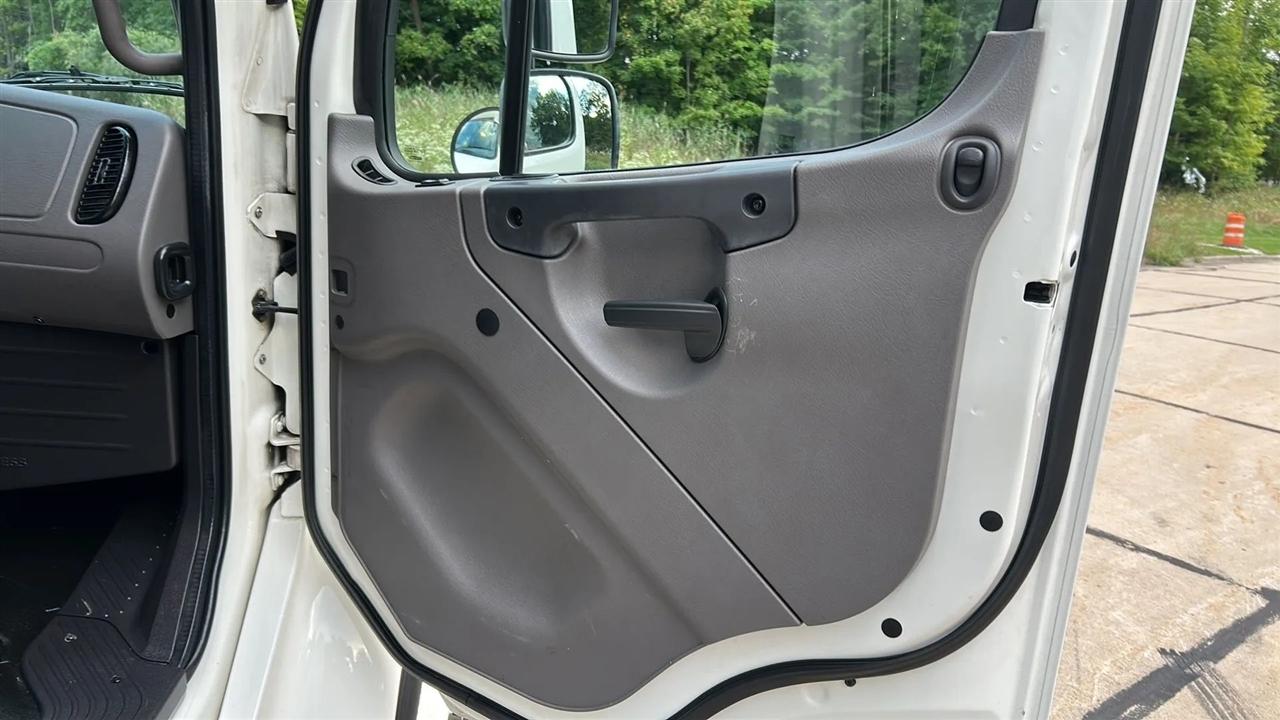 Freightliner M2 106  2020