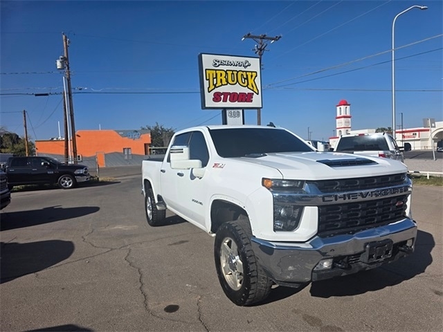 2022 Chevrolet Silverado 2500HD LT photo 3