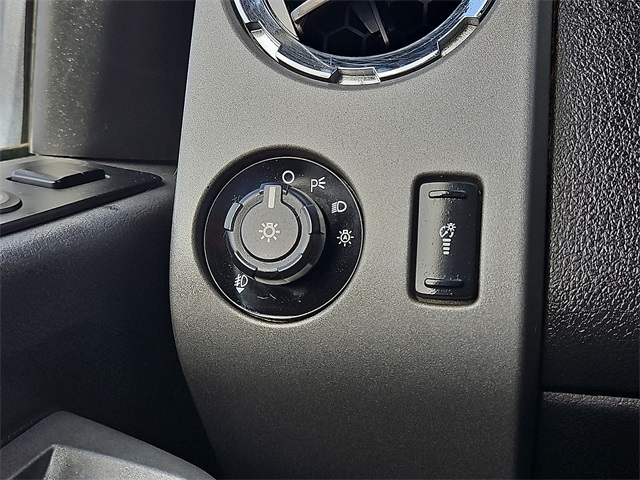 Ford Super Duty F-350 SRW  2013