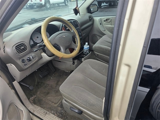 Chrysler Town & Country SWB  2006