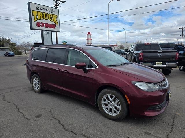 2020 Chrysler Voyager LX