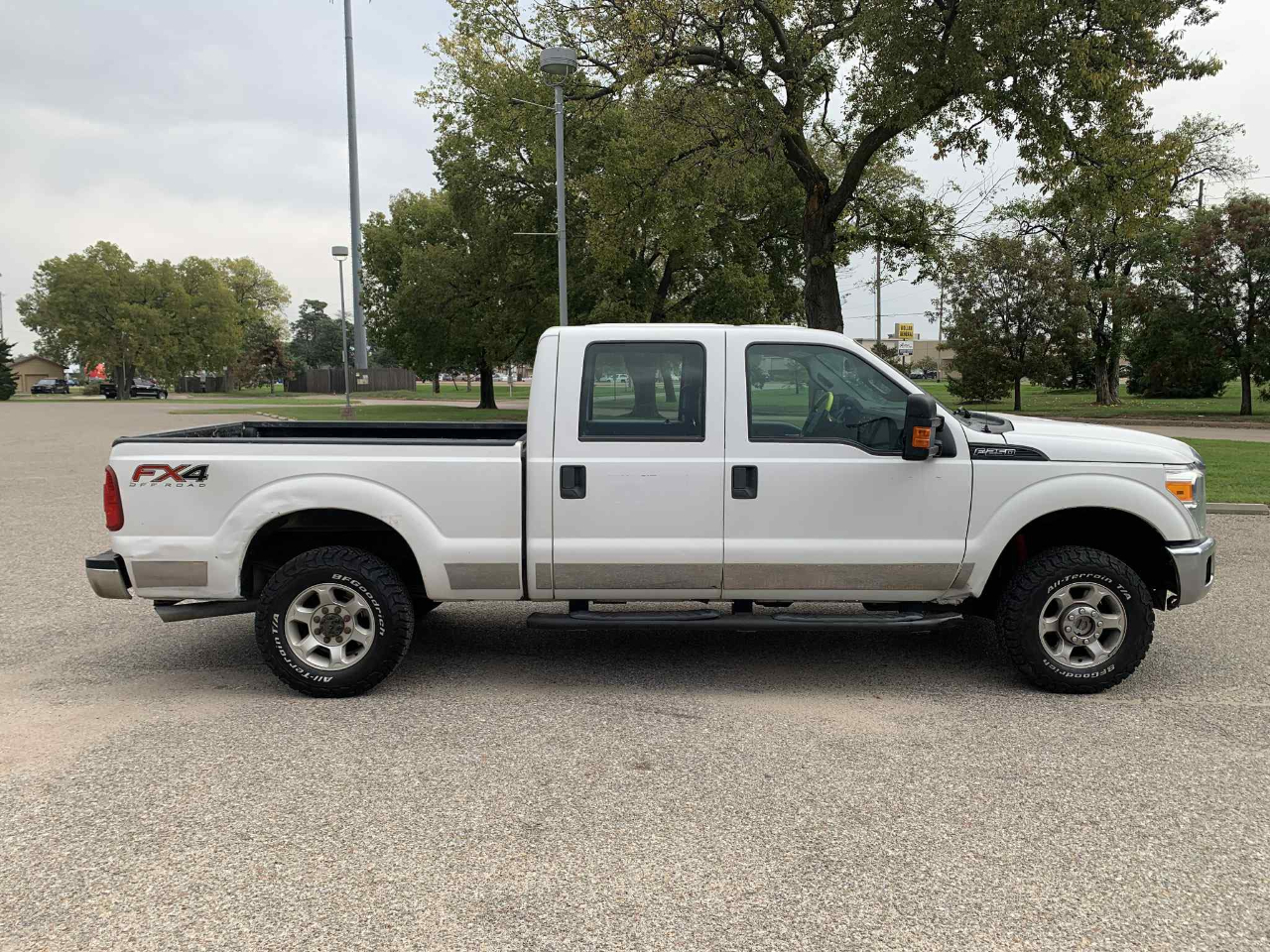 Ford F-250 SD XLT Crew Cab Long Bed 4WD 2016 Ford F-250 SD XLT Crew Cab Long Bed 4WD 2016