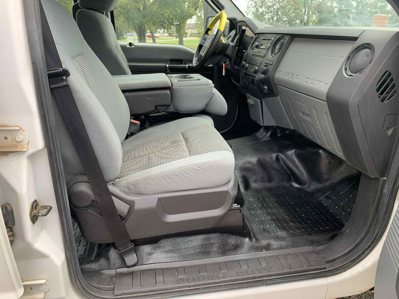 Ford F-250 SD XLT Crew Cab Long Bed 4WD 2016 Ford F-250 SD XLT Crew Cab Long Bed 4WD 2016
