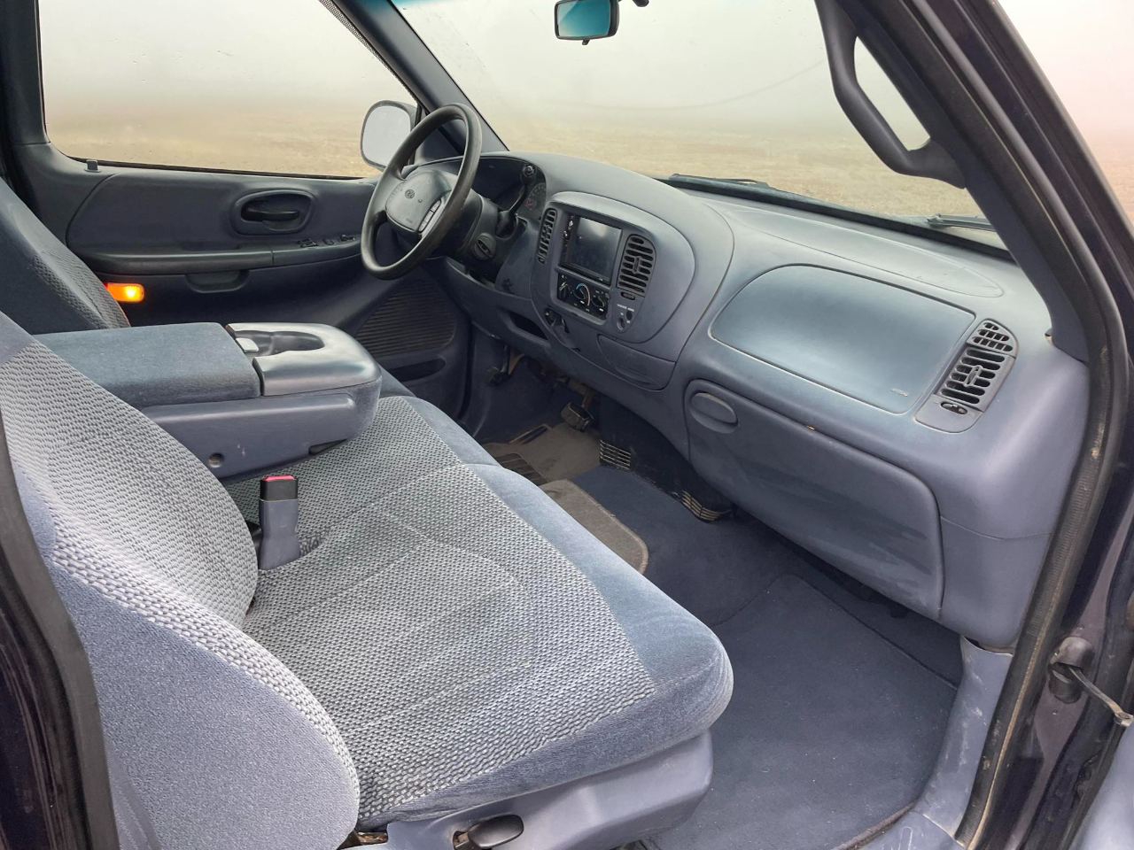 Ford F-150 WS Reg. Cab Long Bed 2WD 1999