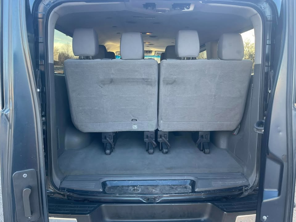 Nissan NV Passenger 3500 S V6 2013