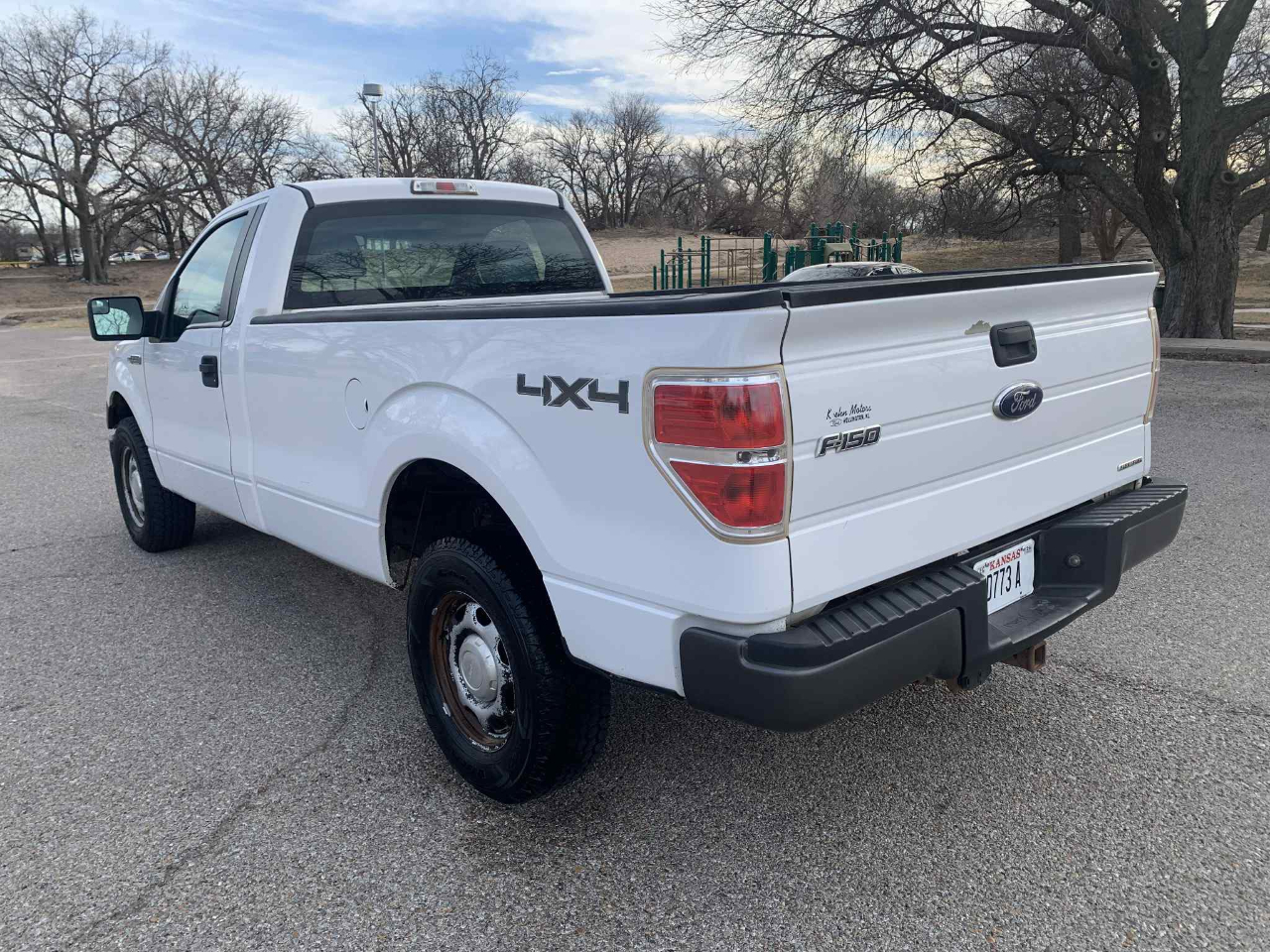 Ford F-150 2WD Reg Cab 122.5" XL 2014