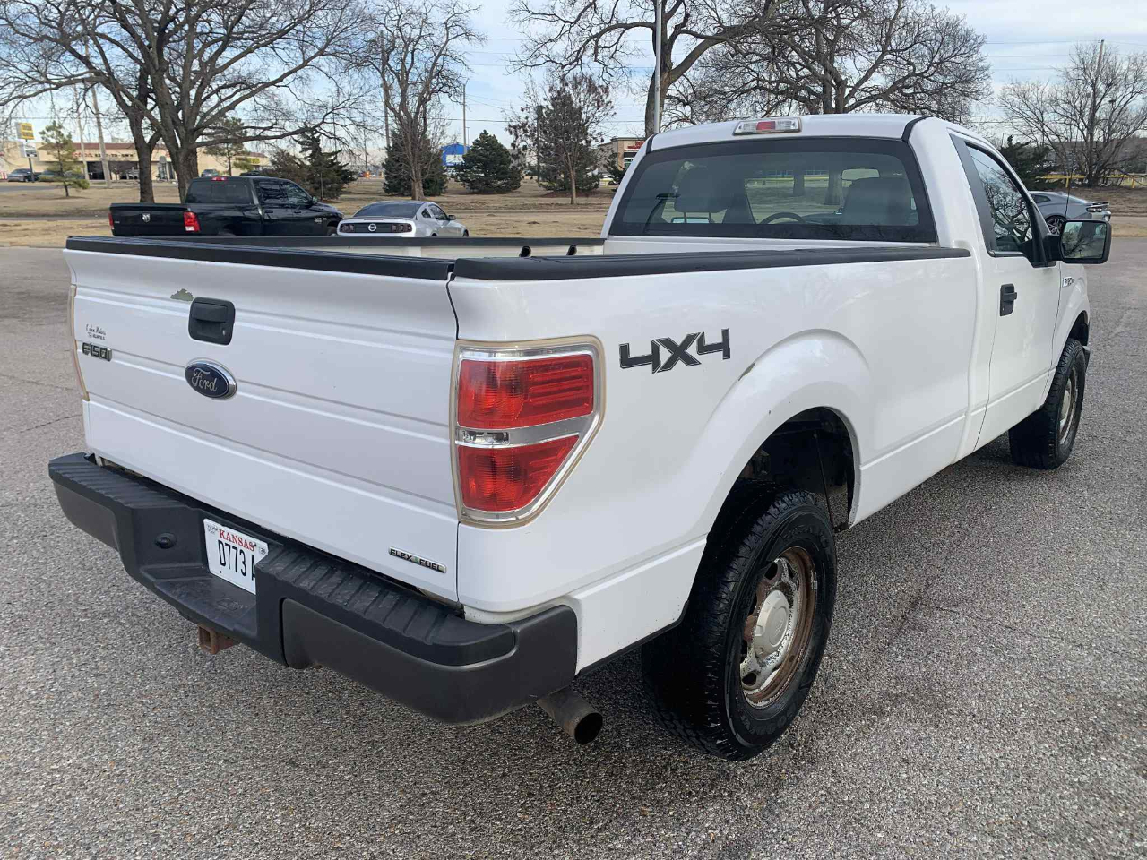 Ford F-150 2WD Reg Cab 122.5" XL 2014
