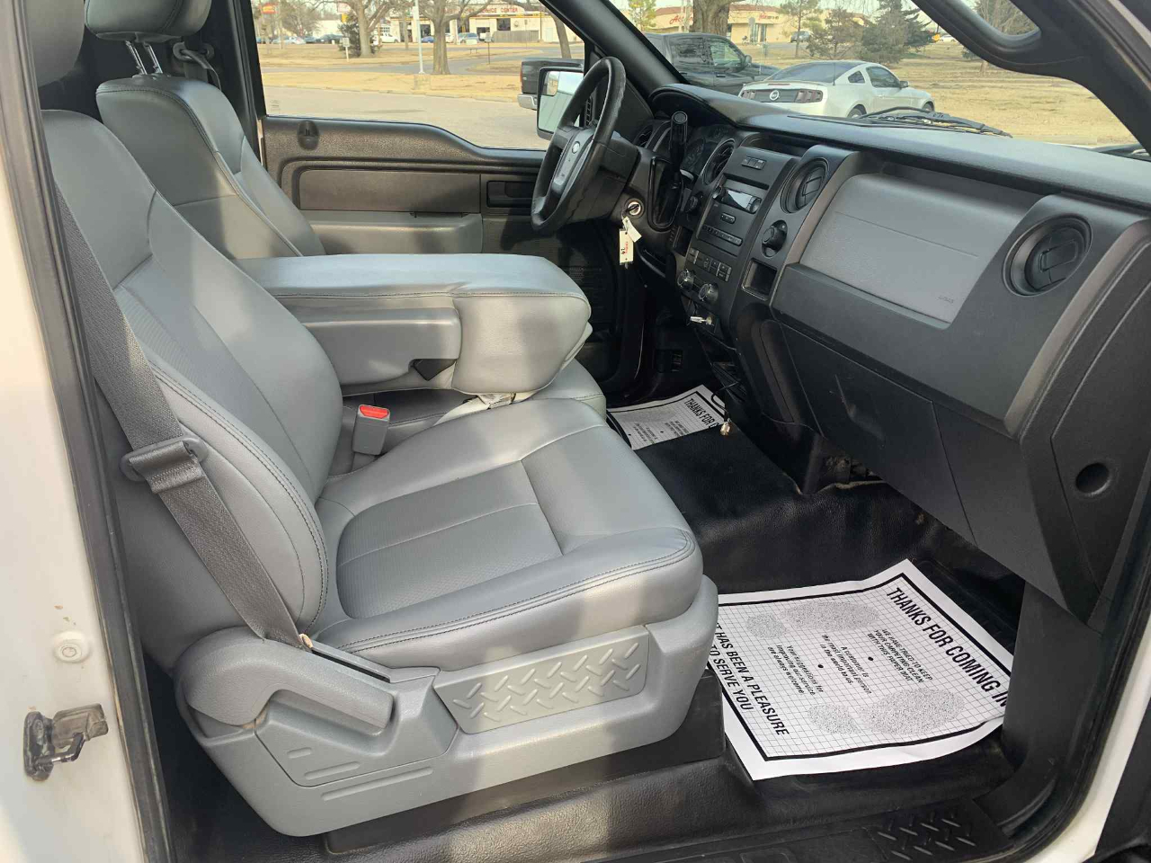 Ford F-150 2WD Reg Cab 122.5" XL 2014