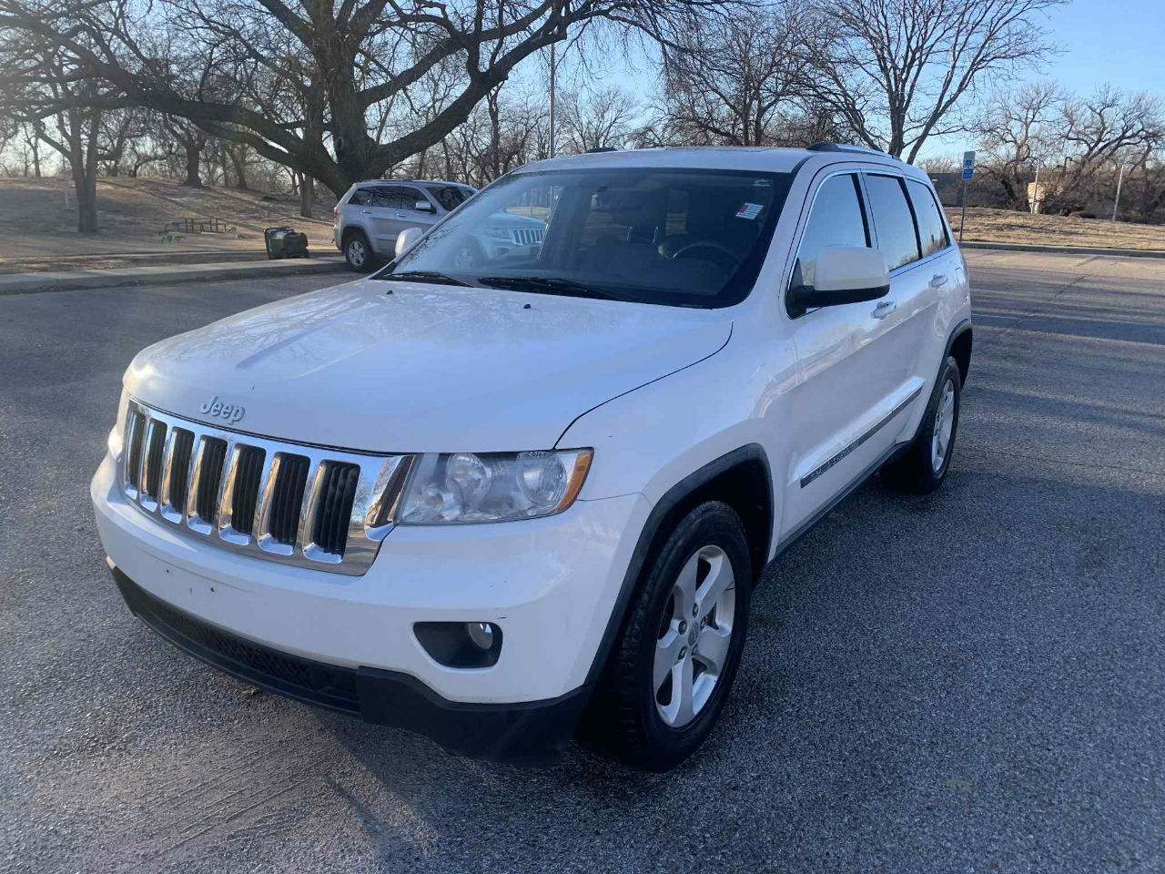 Jeep Grand Cherokee Laredo 4WD 2011