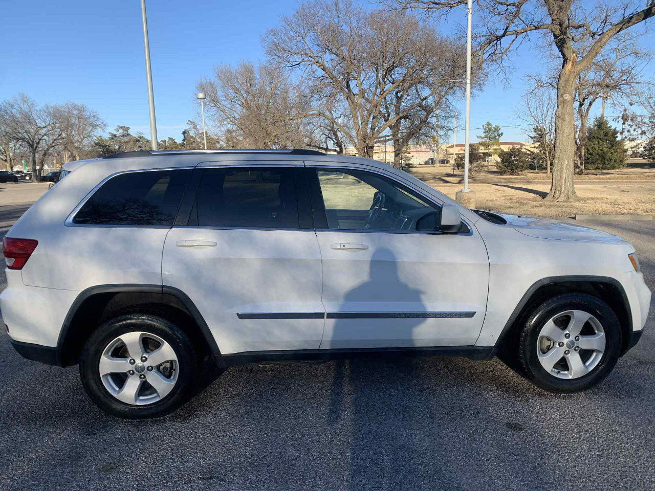 Jeep Grand Cherokee Laredo 4WD 2011