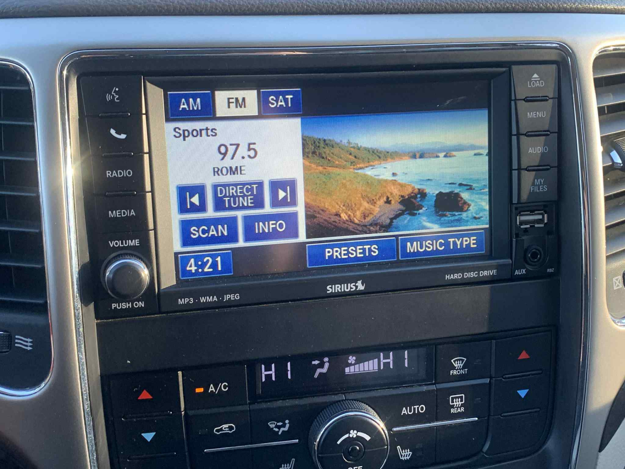 Jeep Grand Cherokee Laredo 4WD 2011