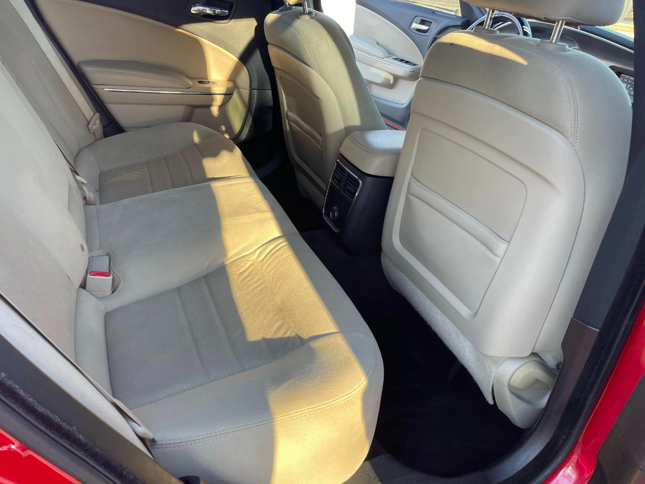 Dodge Charger SE 2012