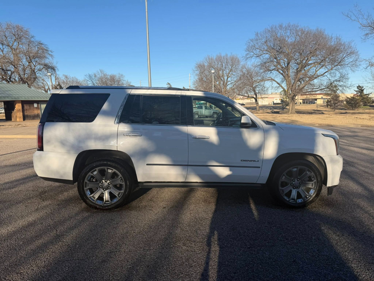 GMC Yukon Denali 4WD 2015