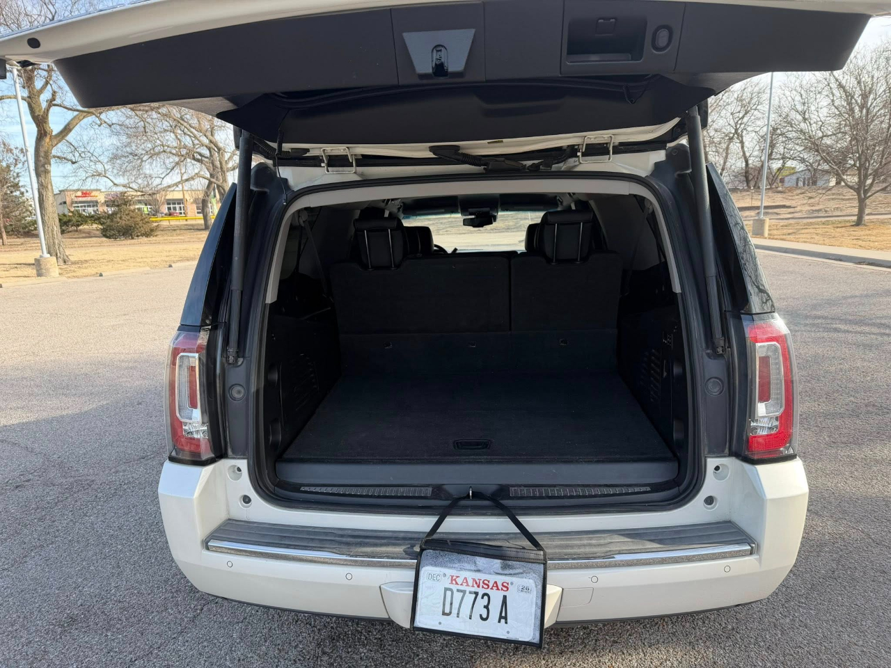 GMC Yukon XL SLT 1/2 Ton 2WD 2015