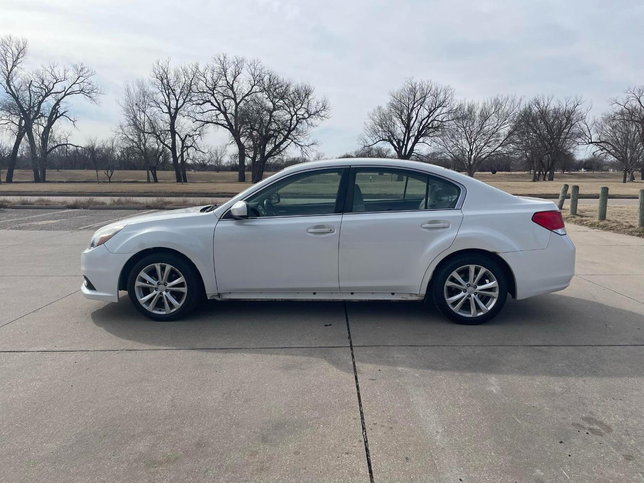 Subaru Legacy 2.5i Premium 2013
