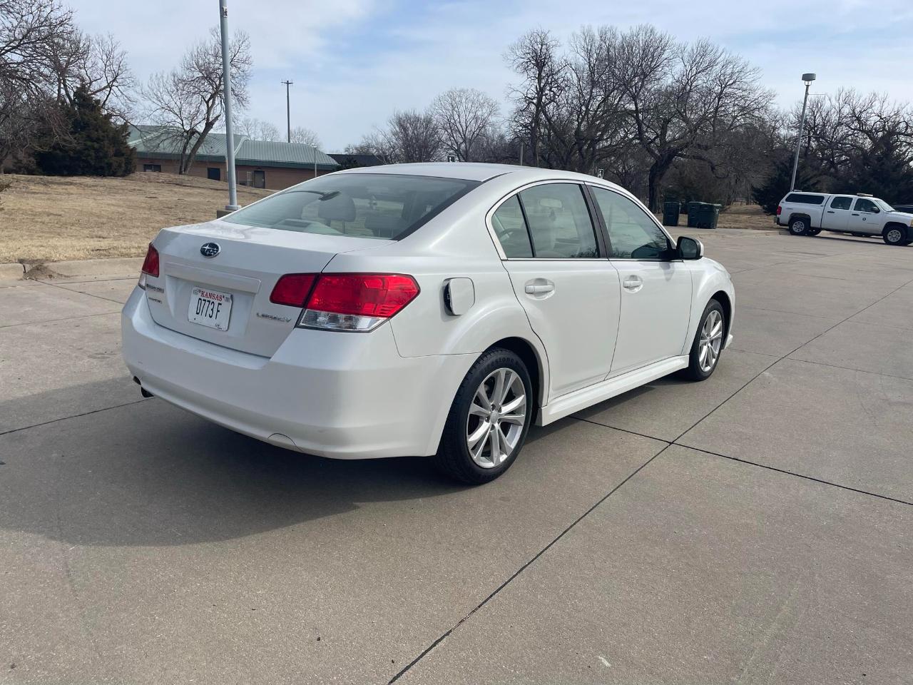 Subaru Legacy 2.5i Premium 2013