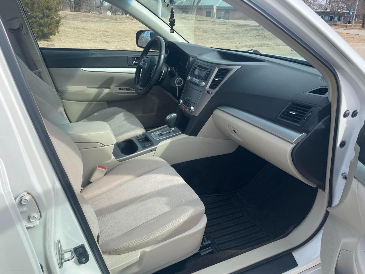 Subaru Legacy 2.5i Premium 2013