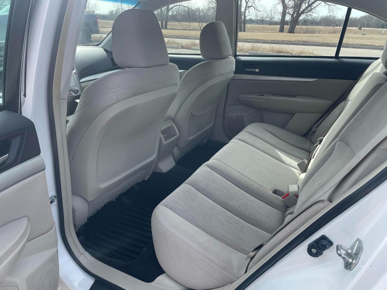 Subaru Legacy 2.5i Premium 2013