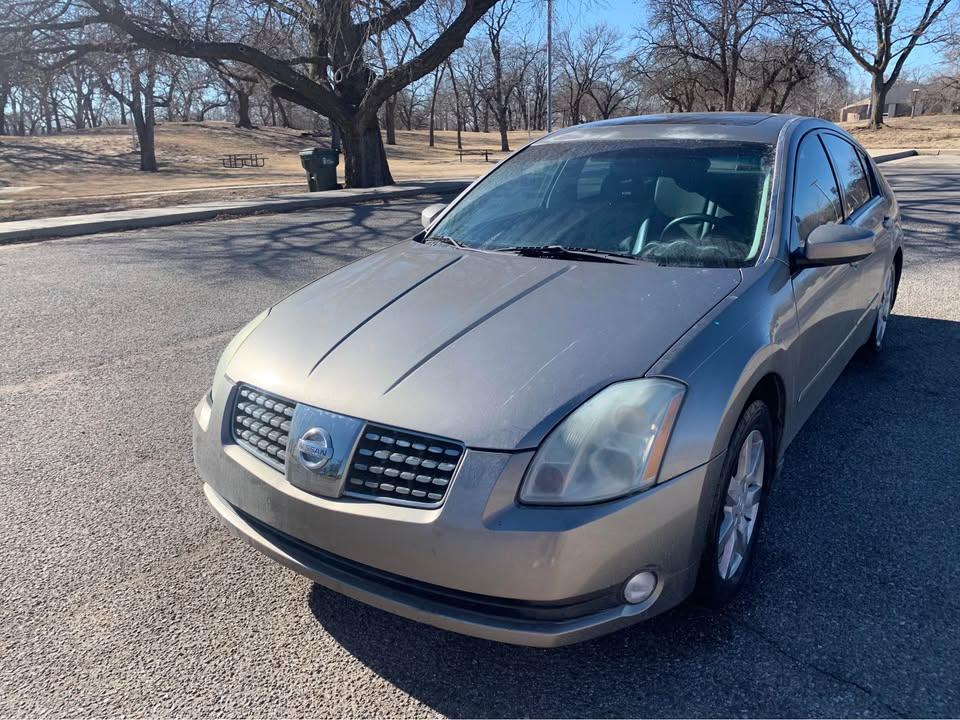 Nissan Maxima SE 2004
