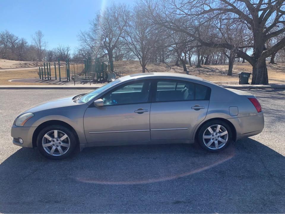 Nissan Maxima SE 2004