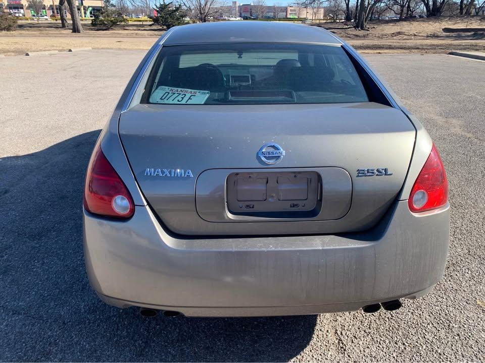 Nissan Maxima SE 2004