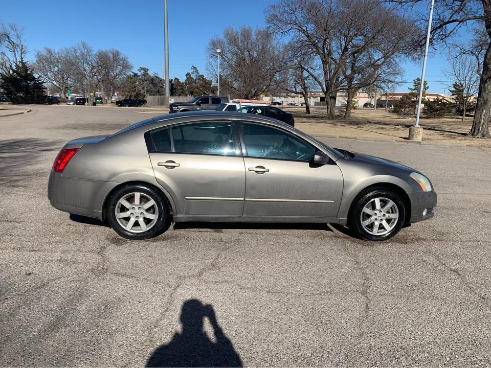 Nissan Maxima SE 2004
