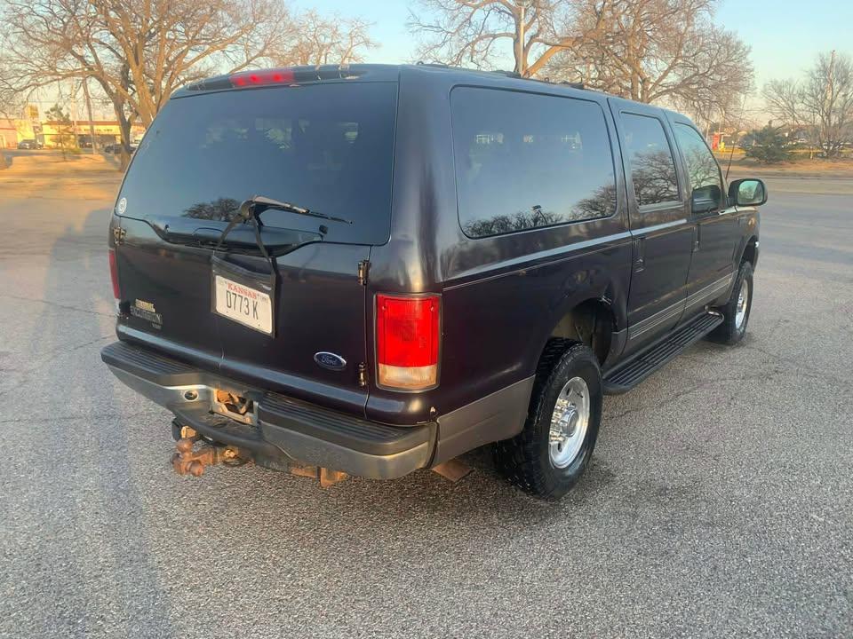 Ford Excursion XLT 4WD 2001