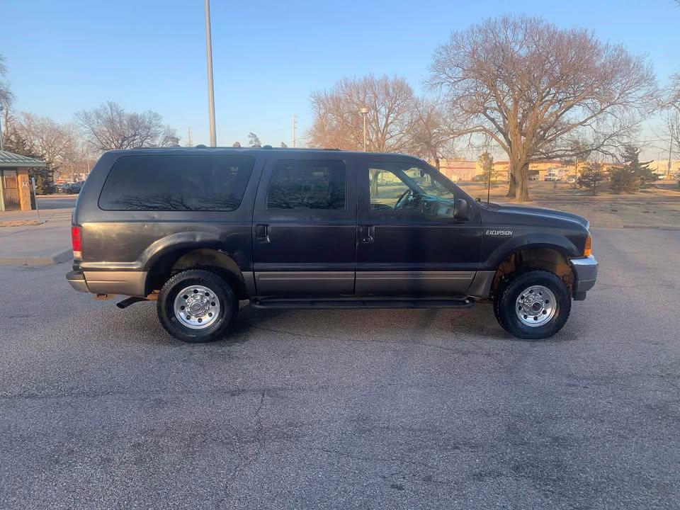 Ford Excursion XLT 4WD 2001