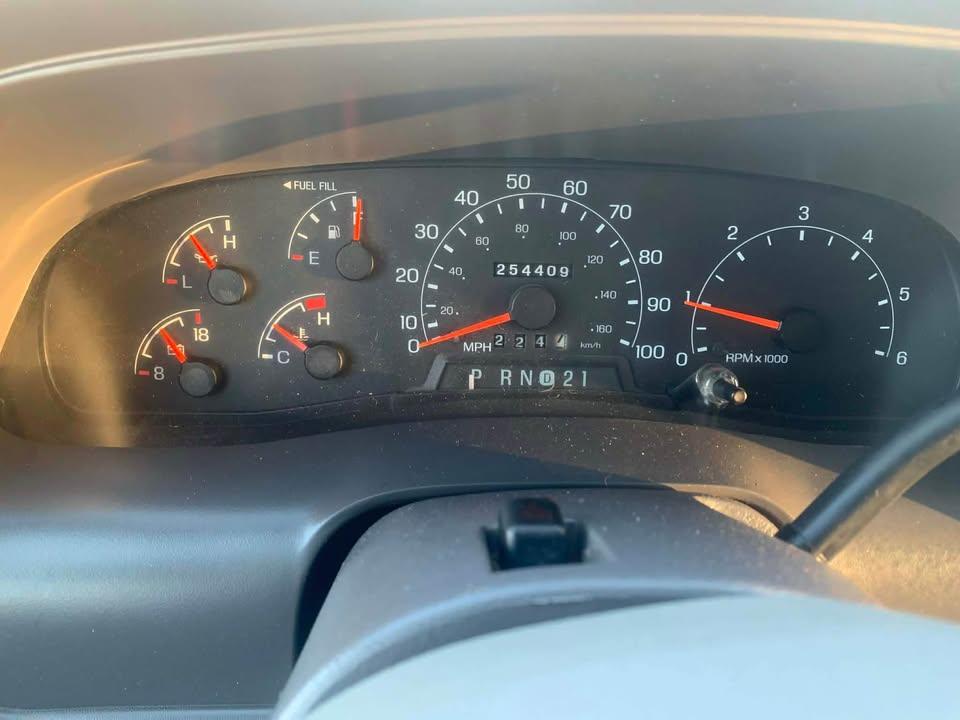 Ford Excursion XLT 4WD 2001