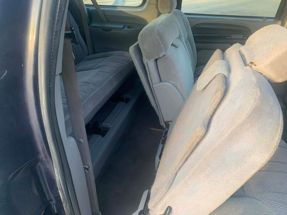 Ford Excursion XLT 4WD 2001