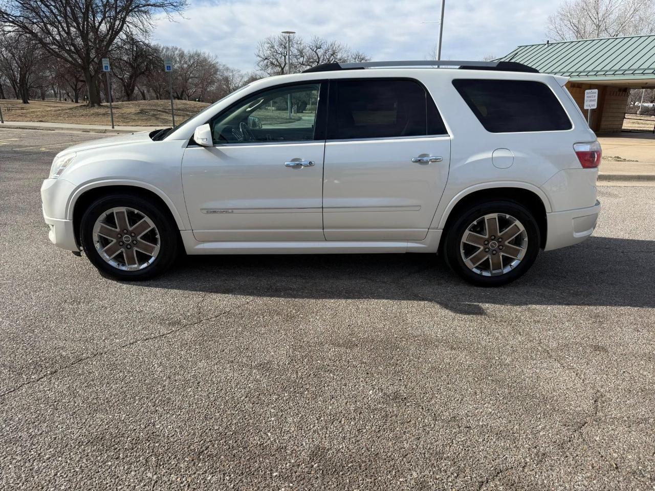 GMC Acadia Denali AWD 2012