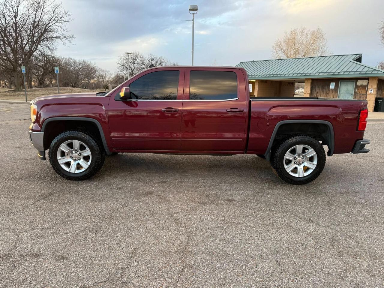 GMC Sierra 1500 SLE Crew Cab Long Box 2WD 2014